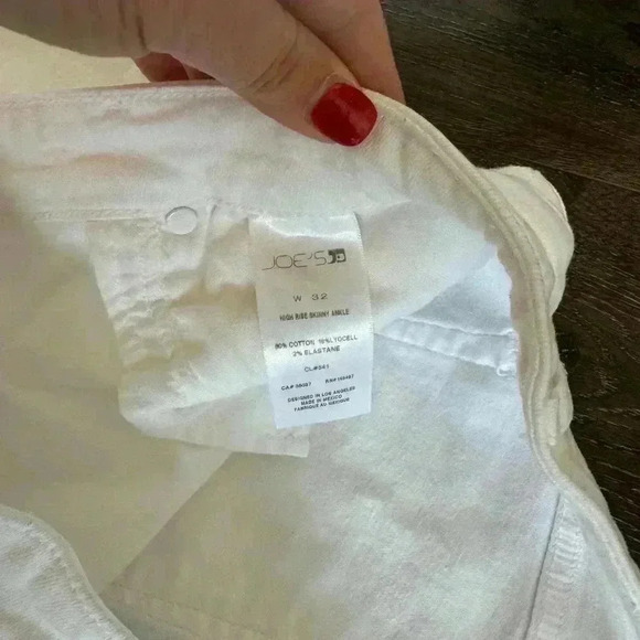 Joe’s Jeans. Women’s size 32. White in color! Very cute and comfortable jeans! - Picture 5 of 7